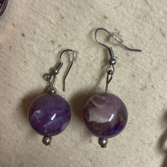 Costume necklace and earring - Picture 3 of 3